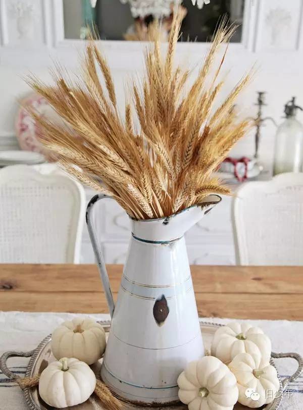 French Farmhouse Fall Centerpiece, Decorating with Pumpkins 