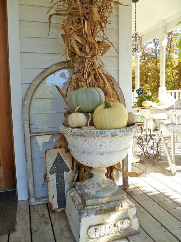 Urn of Offbeat Colored Pumpkins, Decorating with Pumpkins 