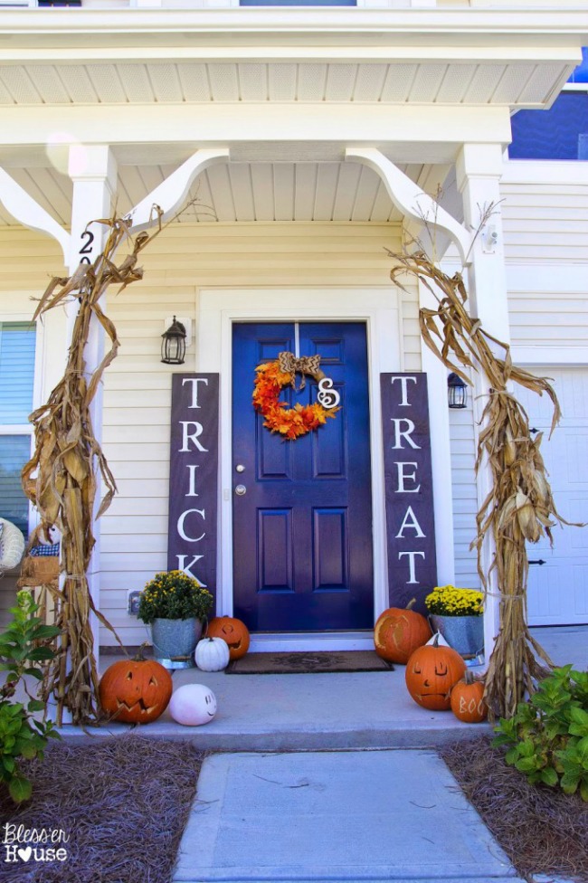 DIY Haunted House Halloween Decor in the Entryway - Bless'er House