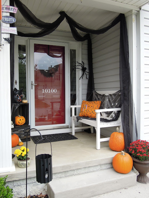 Creatively Southern, Halloween Front Porch Ideas via House of Hargrove