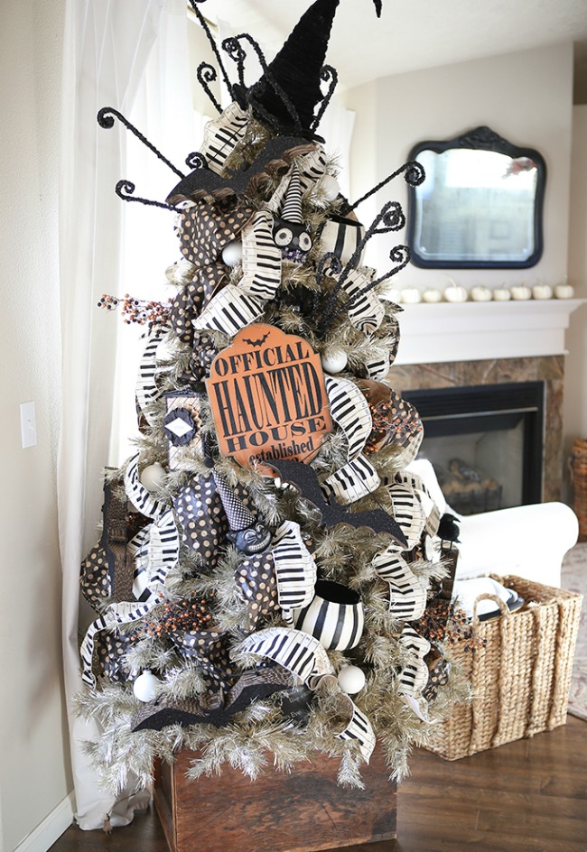 Ella Claire, Halloween Decor Ideas 