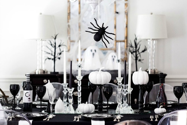 Black and White Table Top Ideas for an Elegant Halloween Dinner