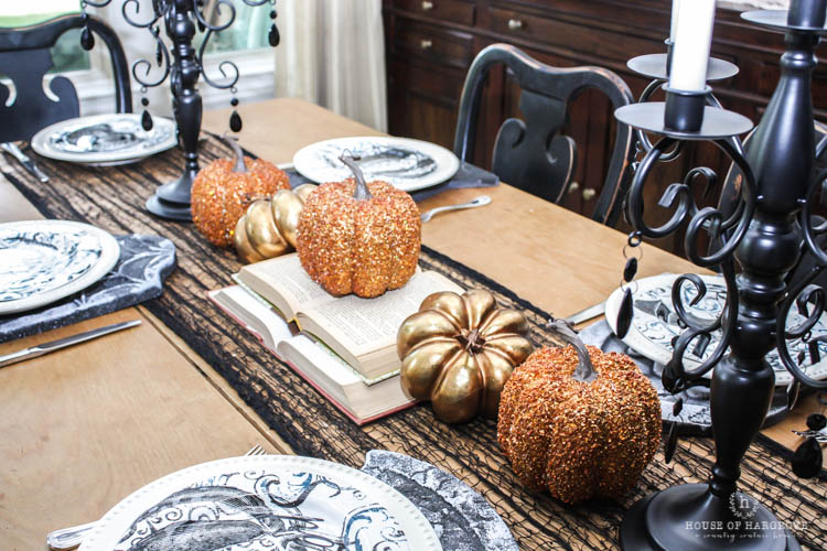 spooky-halloween-tablescape-1