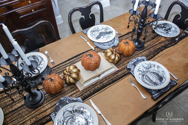 spooky-halloween-tablescape-4