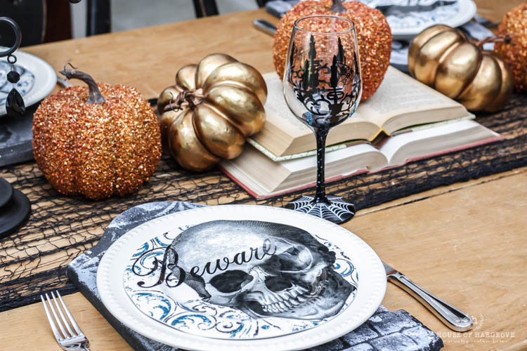 spooky-halloween-tablescape-8