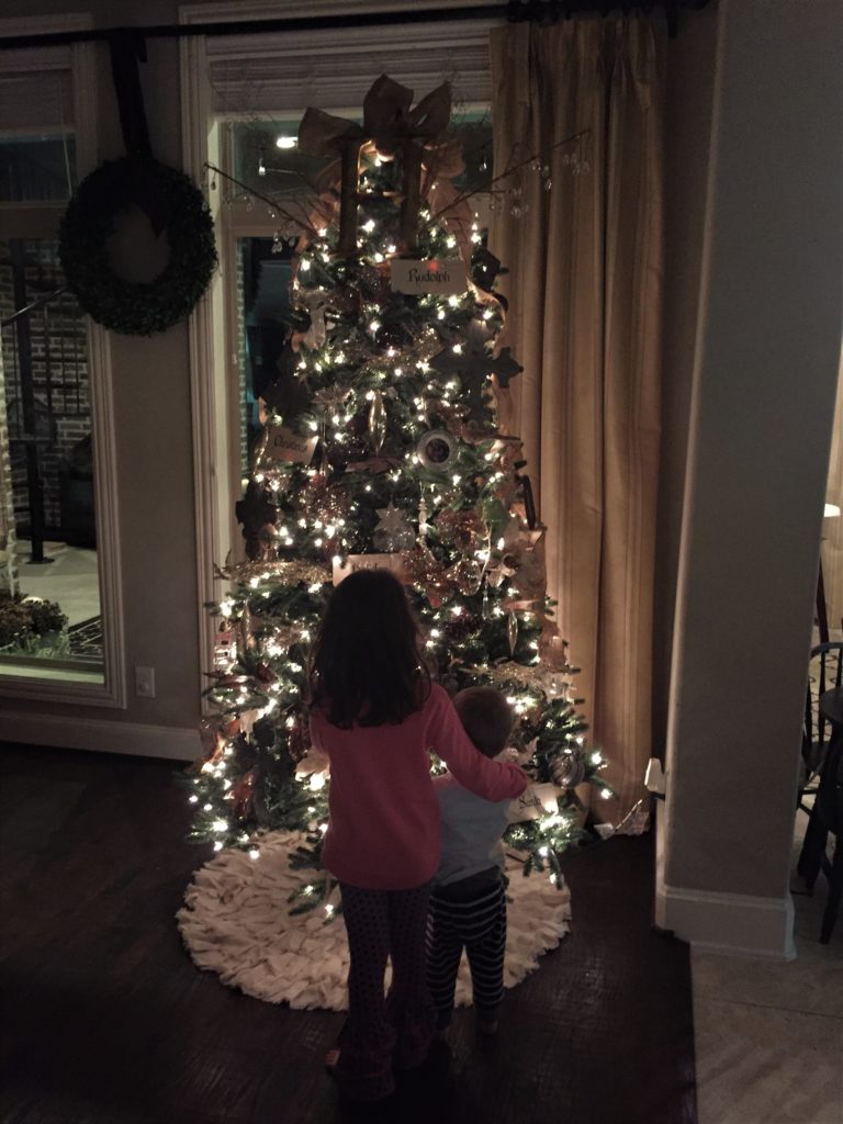 kids-christmas-tree