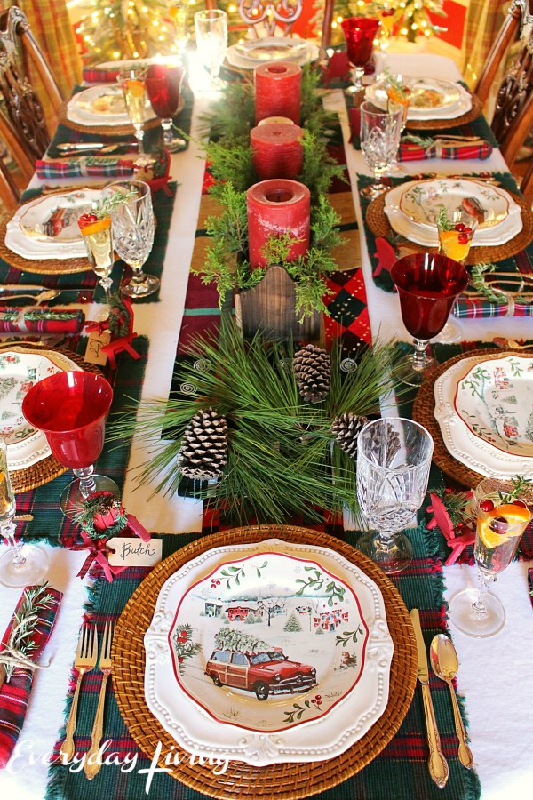 Everyday Living, Christmas Tablescapes / Party Ideas via House of Hargrove