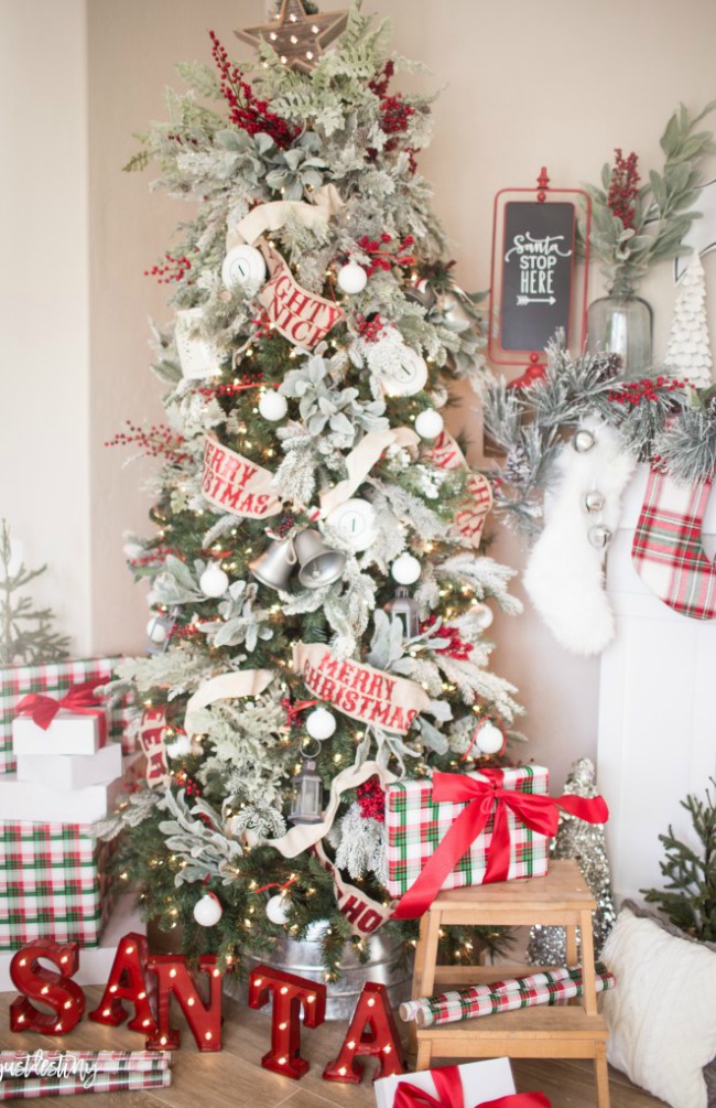 Just Destiny, Gorgeous Christmas Trees via House of Hargrove