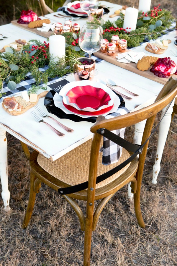 Lillian Hope Designs, Christmas Tablescapes / Party Ideas via House of Hargrove