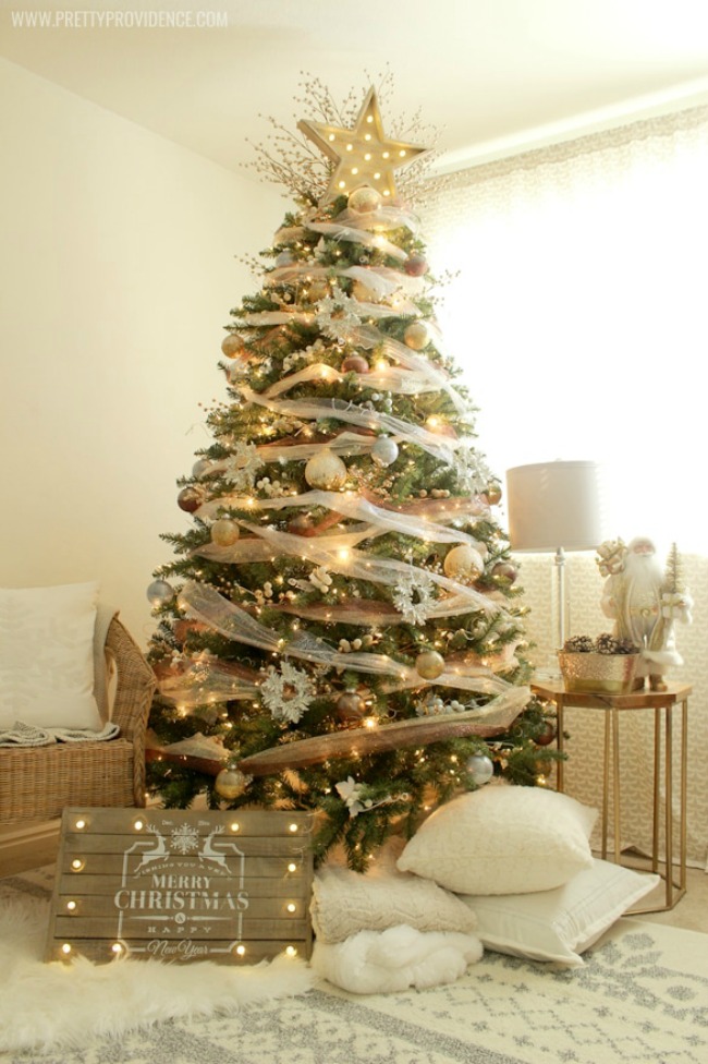 Pretty Providence, Gorgeous Christmas Trees via House of Hargrove
