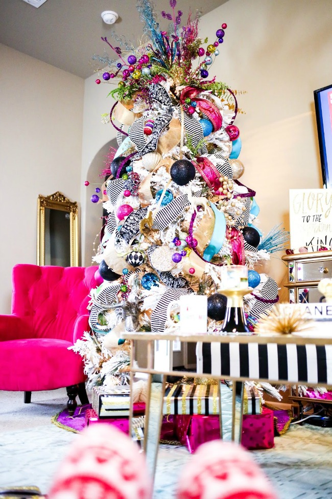 The Sweetest Thing, Gorgeous Christmas Trees via House of Hargrove