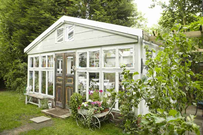 via Home & Garden, She Sheds via House of Hargrove