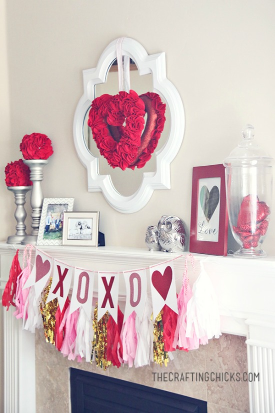 Valentine's Day Mantel with Ombre Tissue Paper Heart - Remodelando la Casa