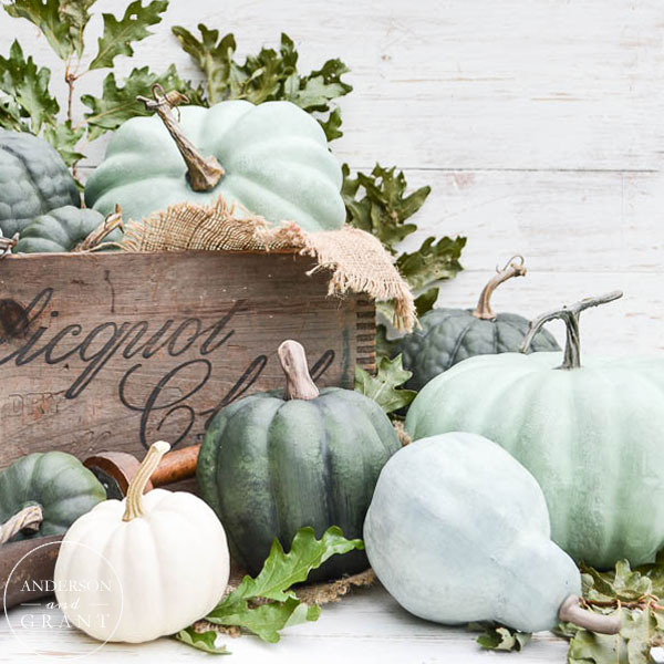 Fall in love with some of these Neutral Fall Decor Inspiration!