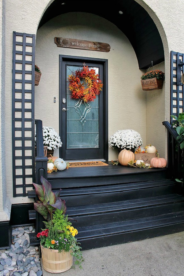 Get your front porch ready for fall with some amazing Fall Front Porch Inspiration!