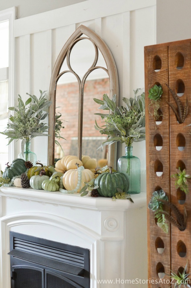 All of these Farmhouse Fall Mantels are beautiful!