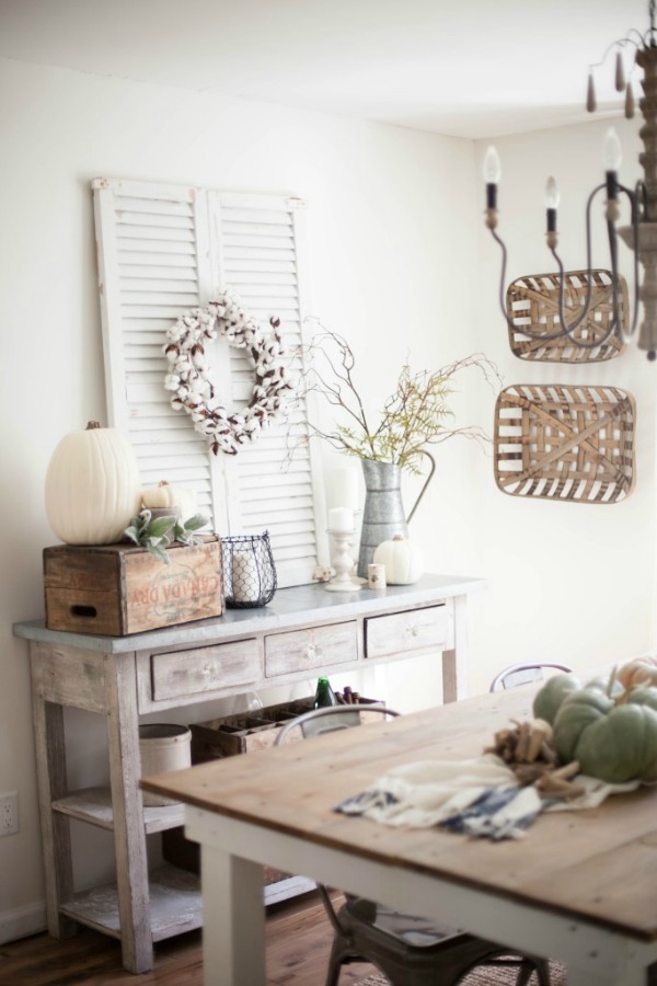 Fall in love with some of these Neutral Fall Decor Inspiration!