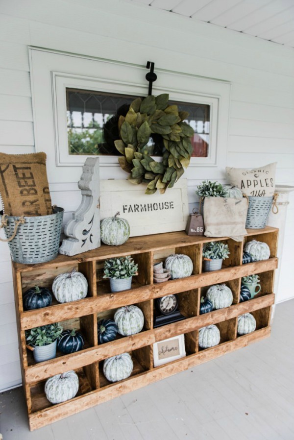 Get your front porch ready for fall with some amazing Fall Front Porch Inspiration!