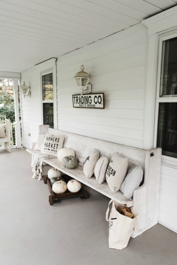 Get your front porch ready for fall with some amazing Fall Front Porch Inspiration!