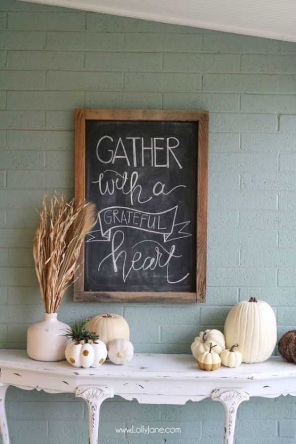 Fall in love with some of these Neutral Fall Decor Inspiration!