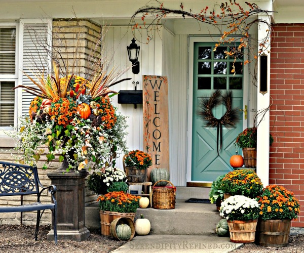 Get your front porch ready for fall with some amazing Fall Front Porch Inspiration!