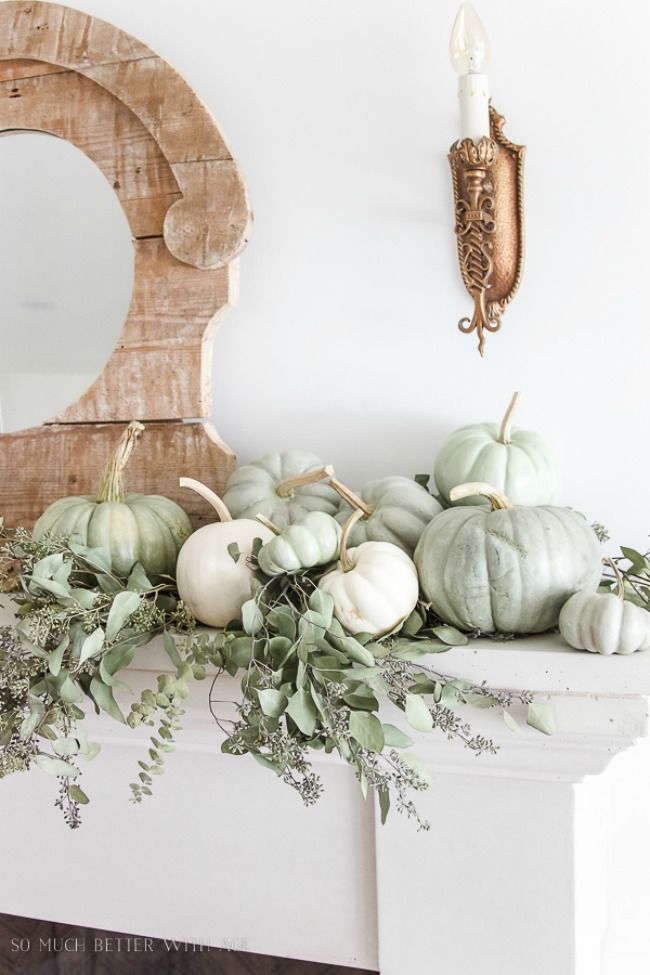 All of these Farmhouse Fall Mantels are beautiful!