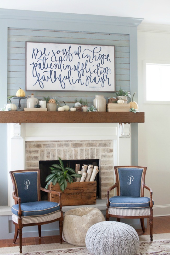 All of these Farmhouse Fall Mantels are beautiful!