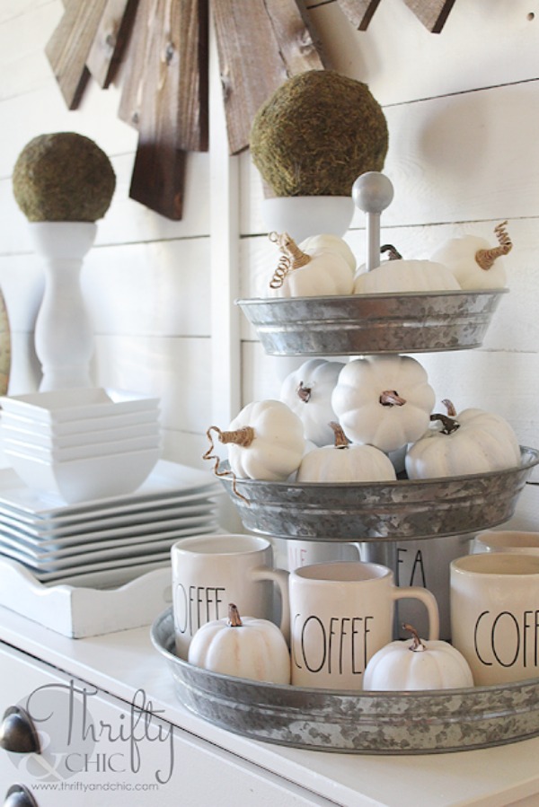 Fall in love with some of these Neutral Fall Decor Inspiration!