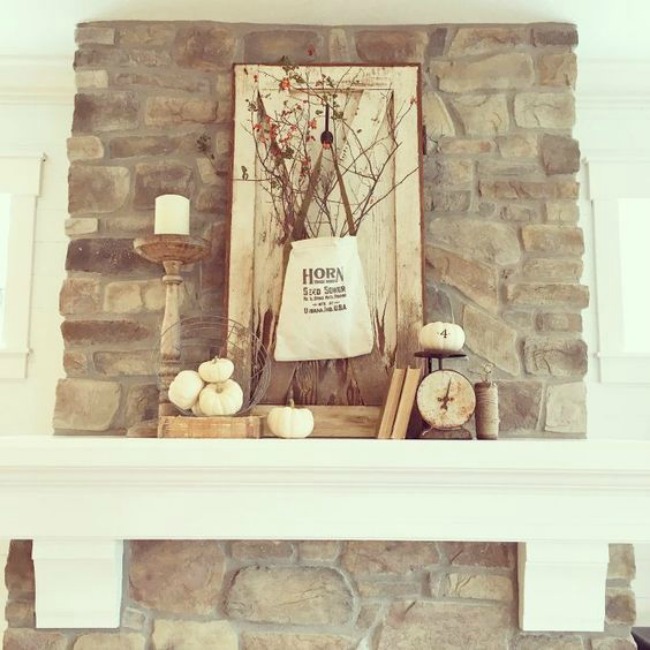 All of these Farmhouse Fall Mantels are beautiful!