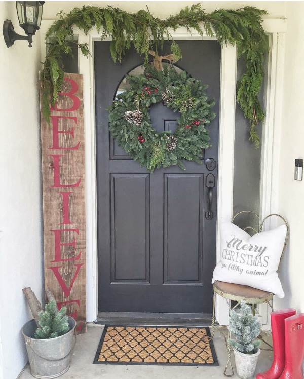 There is no shortage of major inspiration right here for those CHristmas Front Porches!