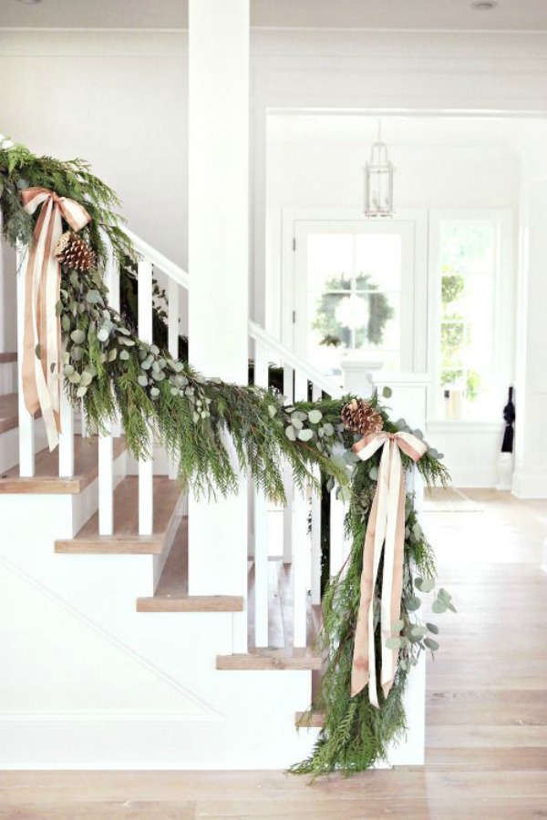 Check out all the ideas for fabulous Farmhouse Christmas Decor!