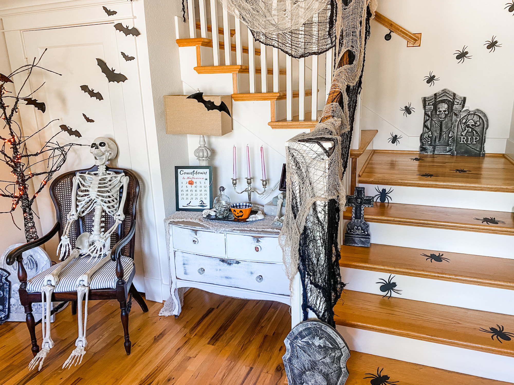 Halloween Entryway: Budget Friendly Decor - House of Hargrove